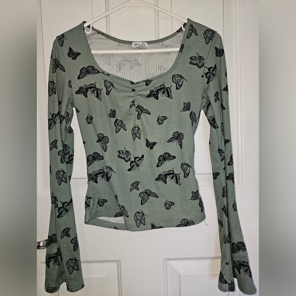 Rue 21 Sage Green Butterfly Print Ribbed Long Sleeve Top Women's Sz XS
